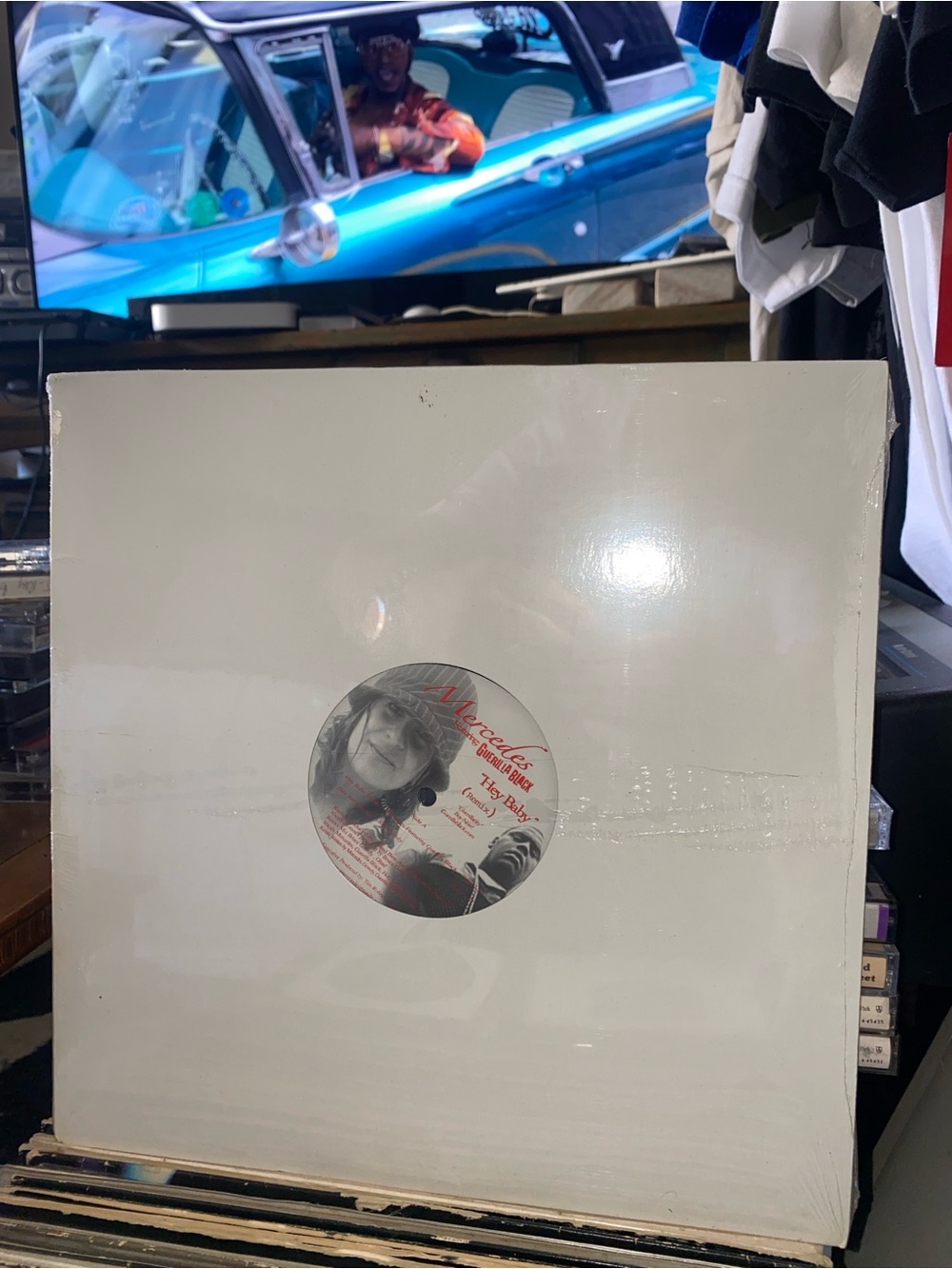 Mercedes Featuring Guerilla Black - Hey Baby (Remix) (12")
Media: Mint (M)
